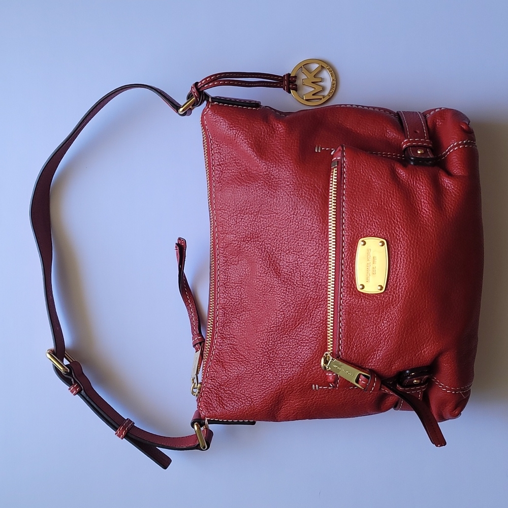 Red Leather Michael Kors Shoulder Handbag Purse Zipper Closure